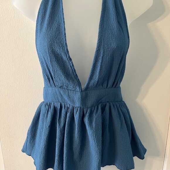 Sexist Top Ever~ Backless Halter Flare Style Top - Picture 3 of 8